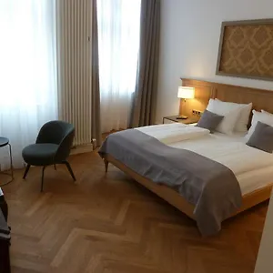 Lindenufer 3* Berlino